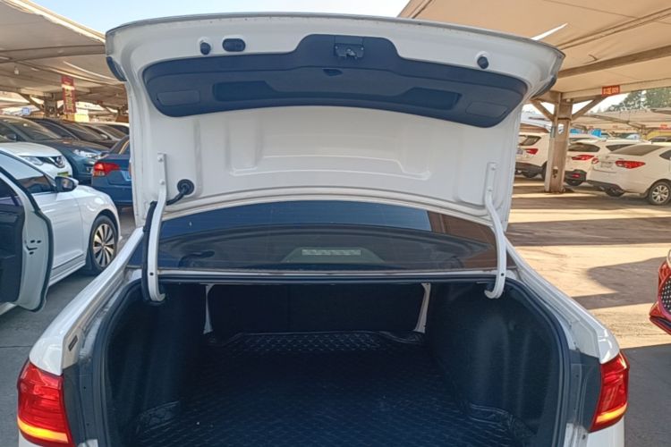 Volkswagen Lavida 2019 car image #19