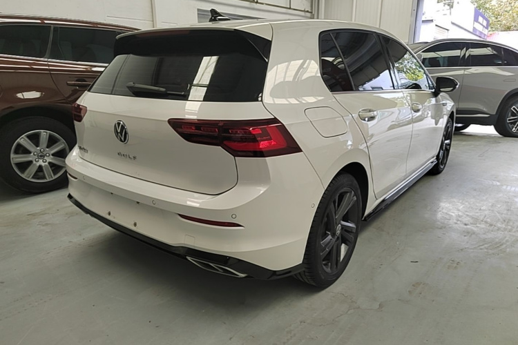 Volkswagen Golf 2024 #7 Volkswagen Golf 2024 صورة سيارة #7