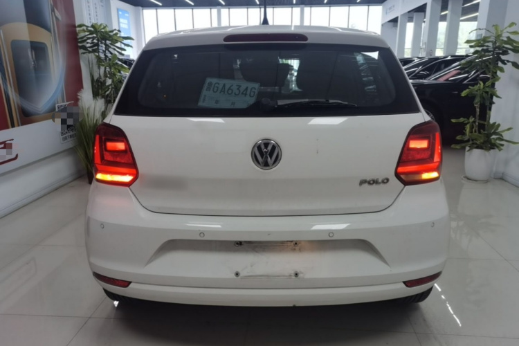 Volkswagen Polo 2015 #6 Volkswagen Polo 2015 car image #6
