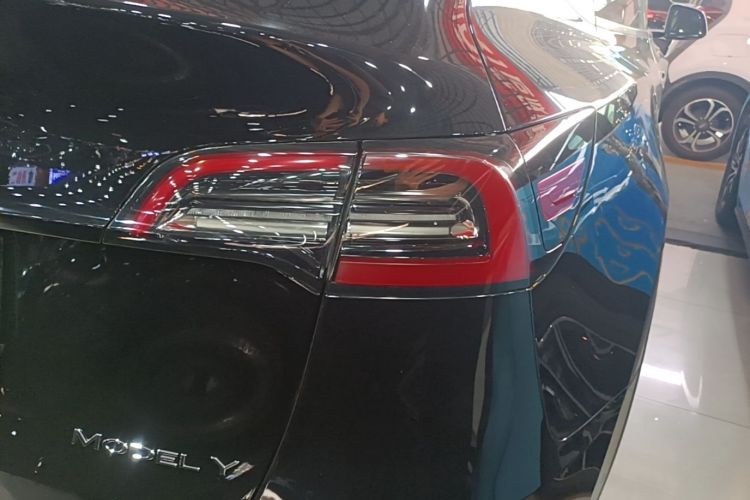 Tesla Model Y 2022 #8 Tesla Model Y 2022 car image #8