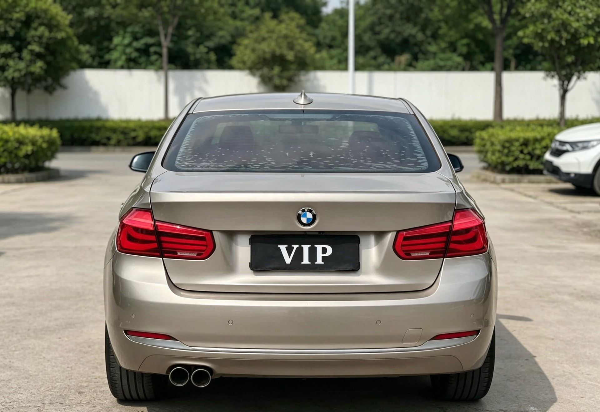 BMW 3 Series 2017 #8 BMW 3 Series 2017 car image #8