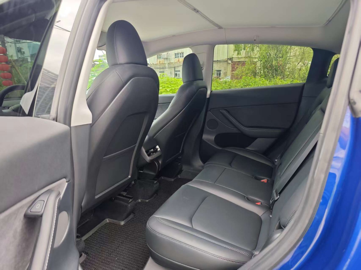 Tesla Model Y 2023 #6 Tesla Model Y 2023 car image #6