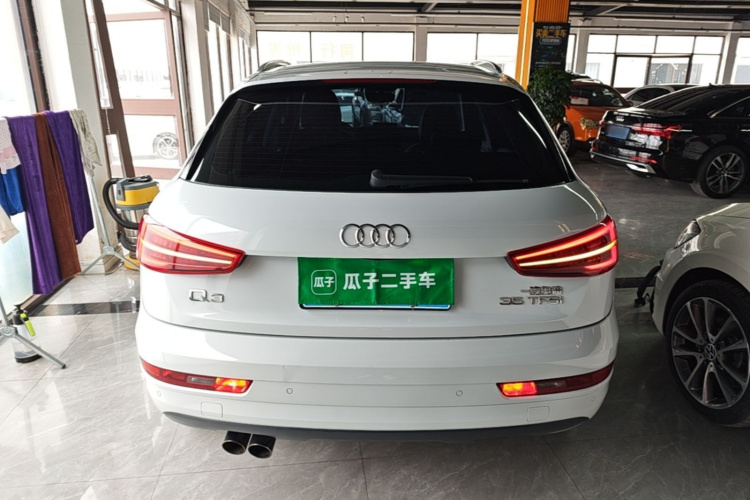 Audi Q3 2018 car image #6