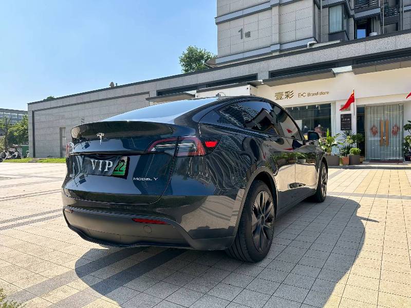 Tesla Model Y 2024 #9 Tesla Model Y 2024 immagine di auto #9
