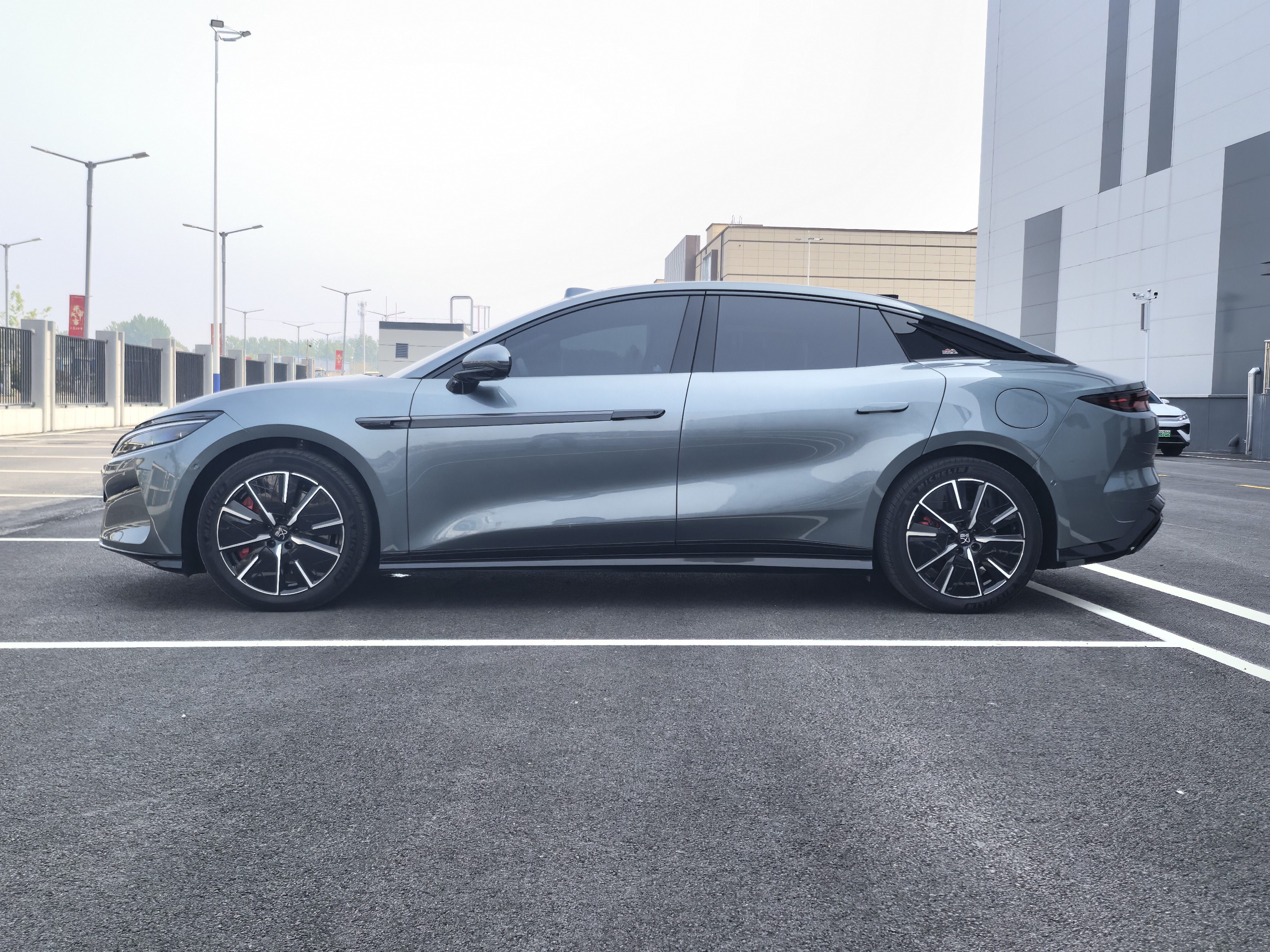 BYD HanL 2025 car image #3