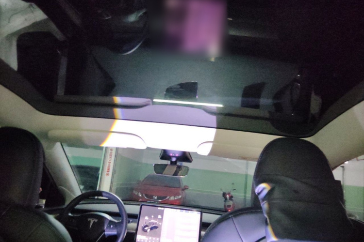 Tesla Model Y 2023 car image #20