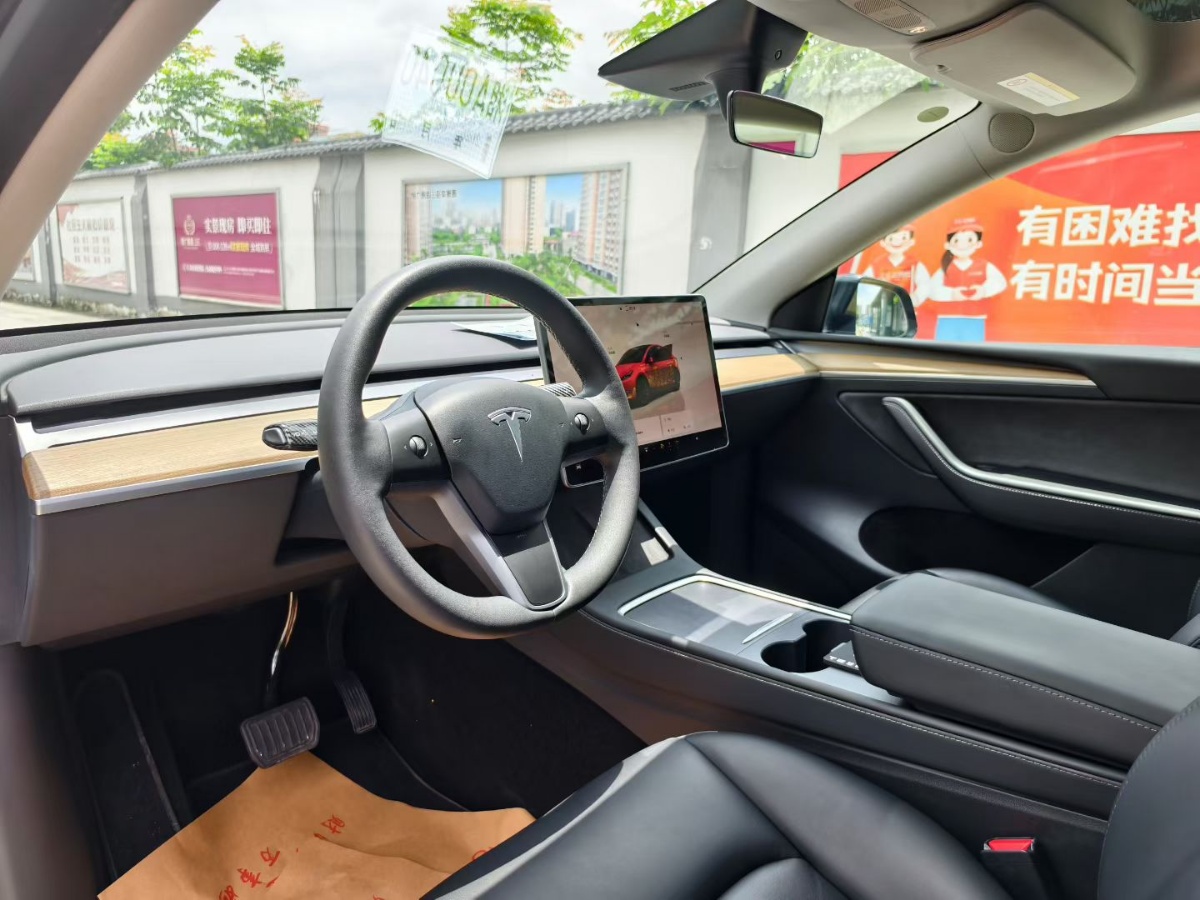 Tesla Model Y 2022 car image #4