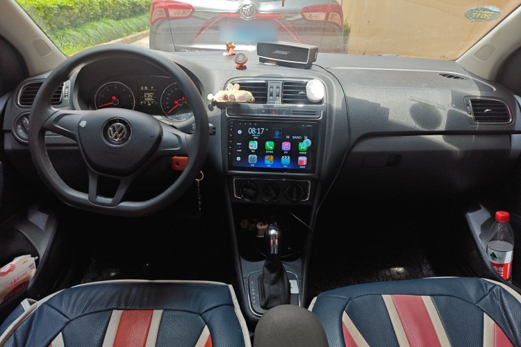 Volkswagen Polo 2015 car image #7