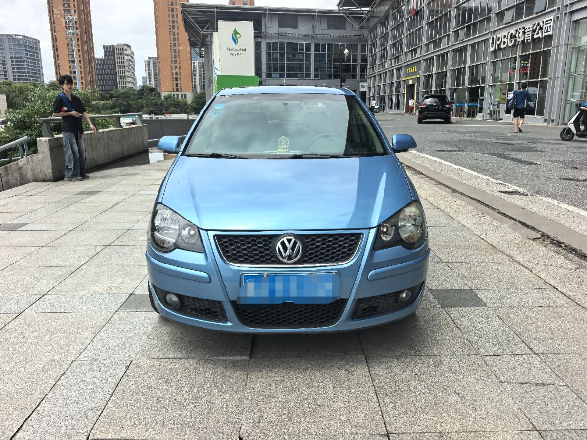 Volkswagen Polo 2009 car image #2