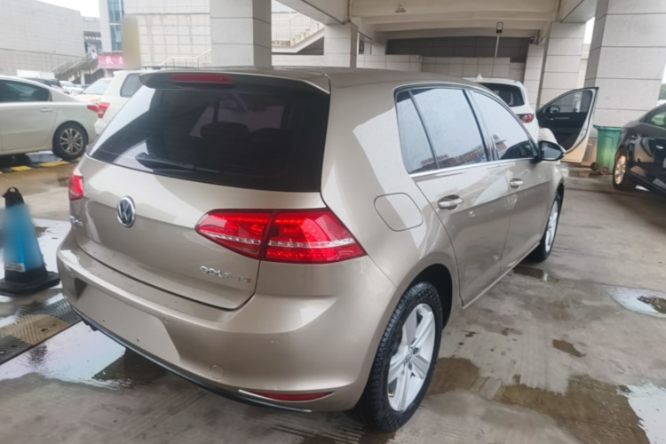 Volkswagen Golf 2016 car image #7