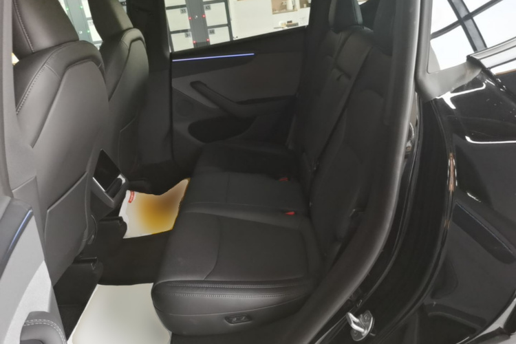 Tesla Model Y 2026 car image #17