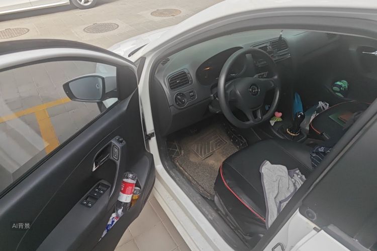 Volkswagen Polo 2018 car image #18