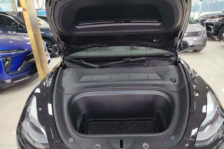 Tesla Model Y 2023 car image #20