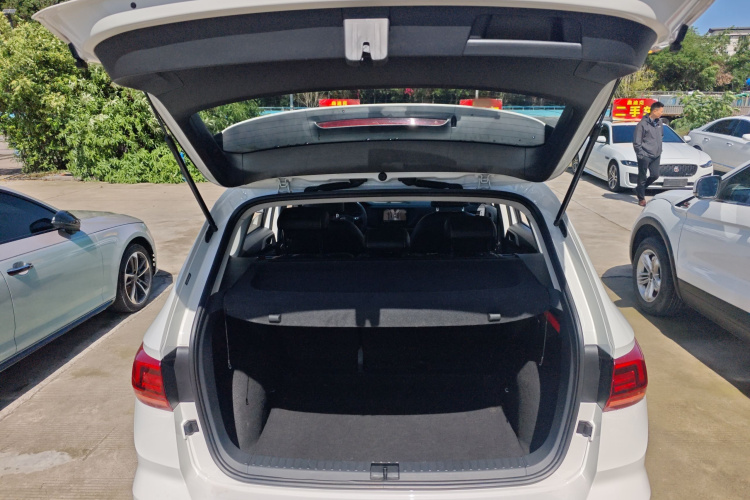 Volkswagen Tharu 2020 immagine di auto #19