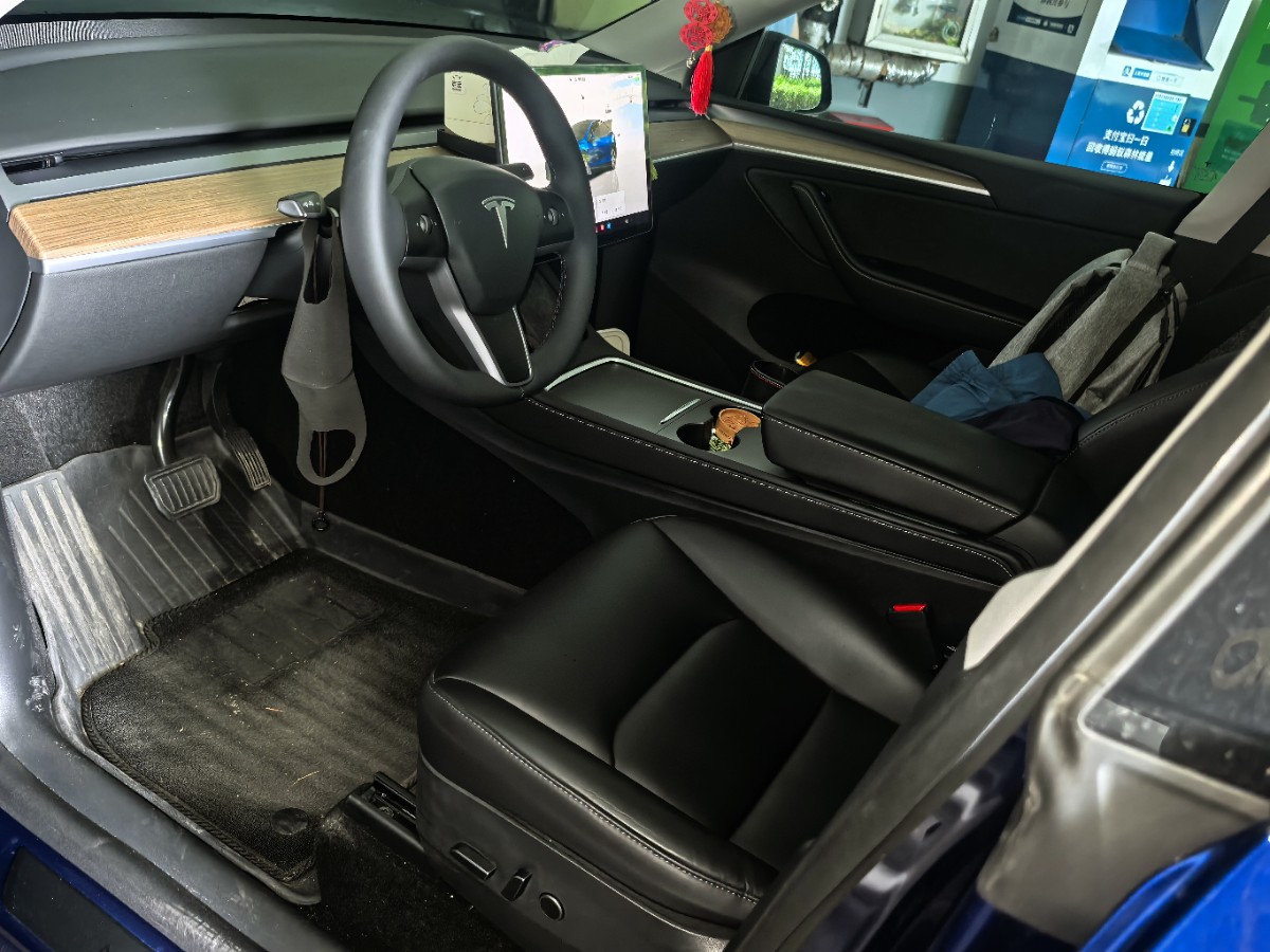 Tesla Model Y 2022 #2 Tesla Model Y 2022 car image #2