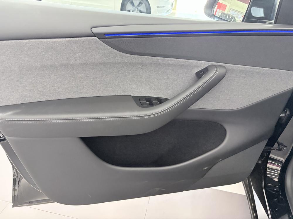 Tesla Model Y 2026 #11 Tesla Model Y 2026 car image #11