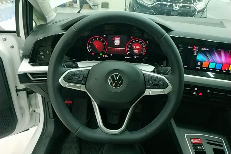Volkswagen Golf 2022 car image #11