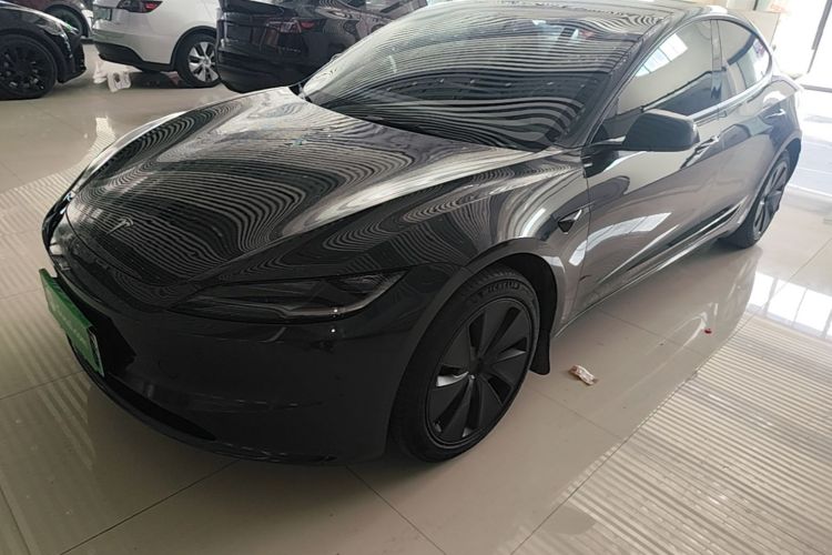 Tesla Model 3 2024 car image #2