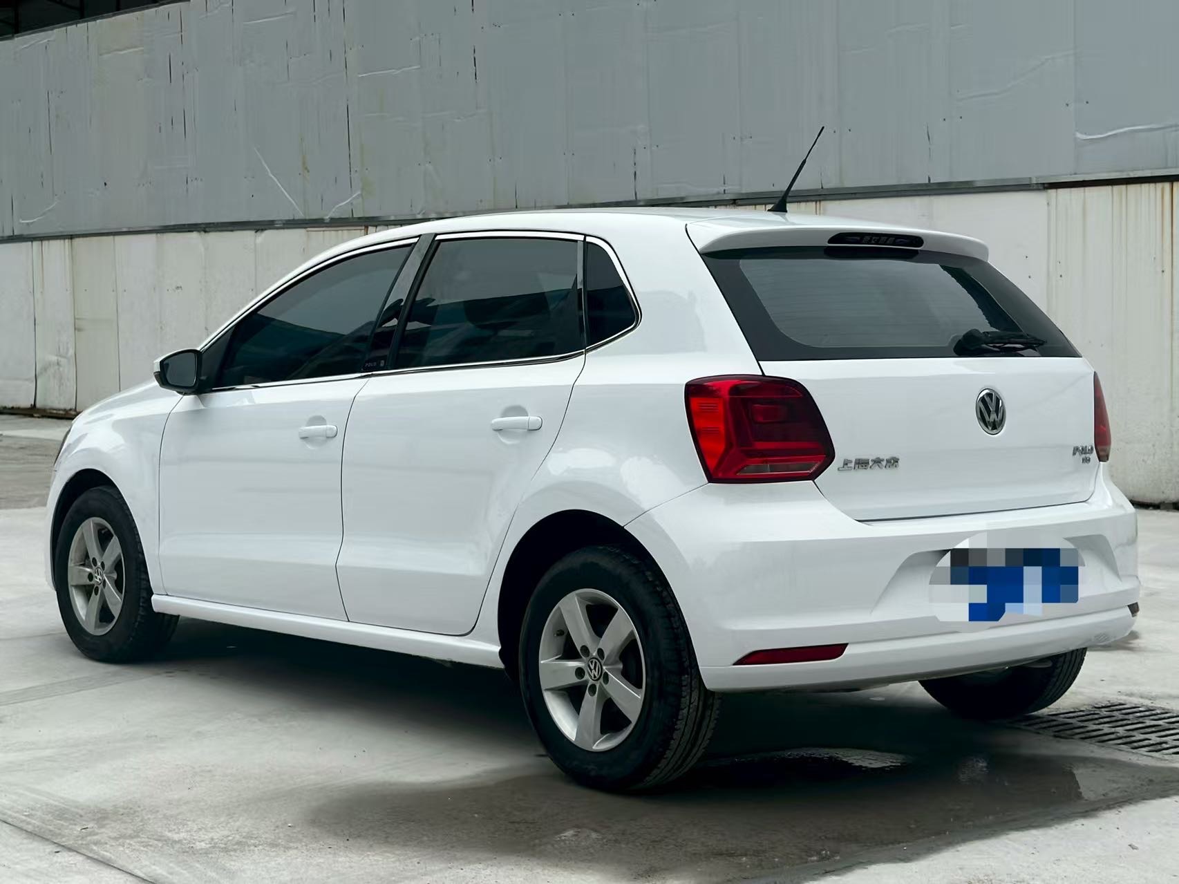 Volkswagen Polo 2017 car image #9