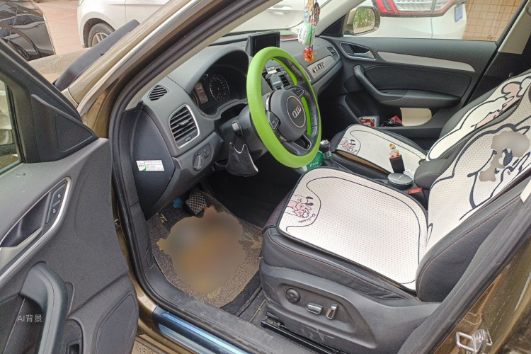 Audi Q3 2017 car image #18