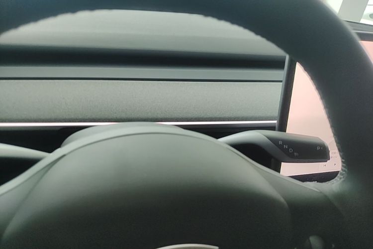 Tesla Model Y 2024 #14 Tesla Model Y 2024 car image #14