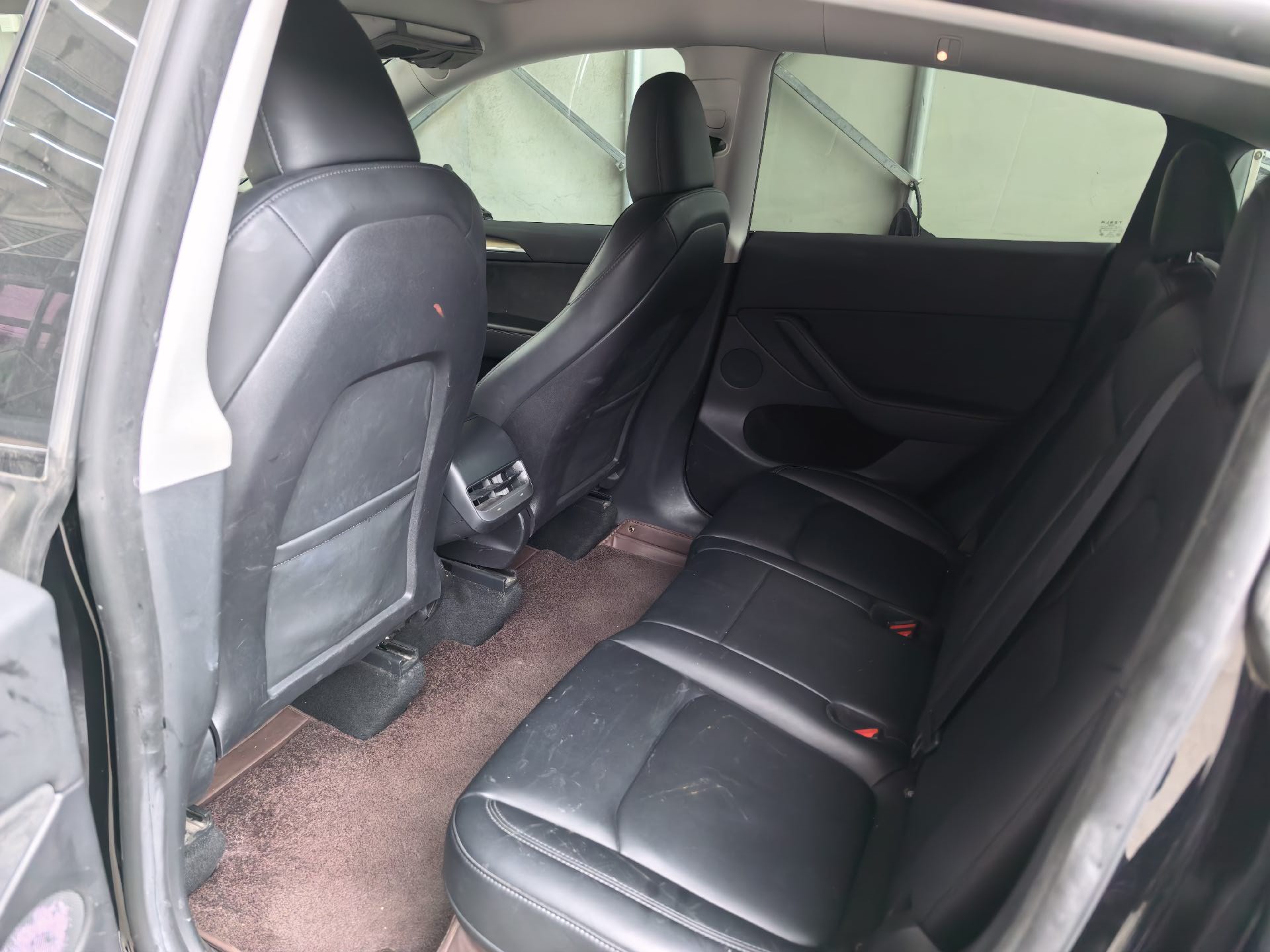 Tesla Model Y 2023 car image #5