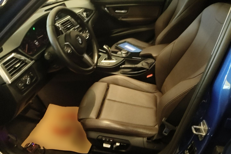 BMW 3 Series 2018 immagine di auto #15