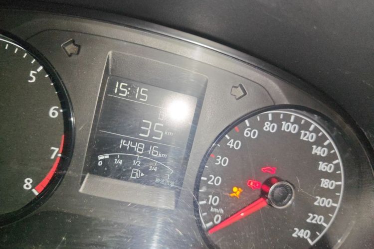 Volkswagen Polo 2016 car image #10
