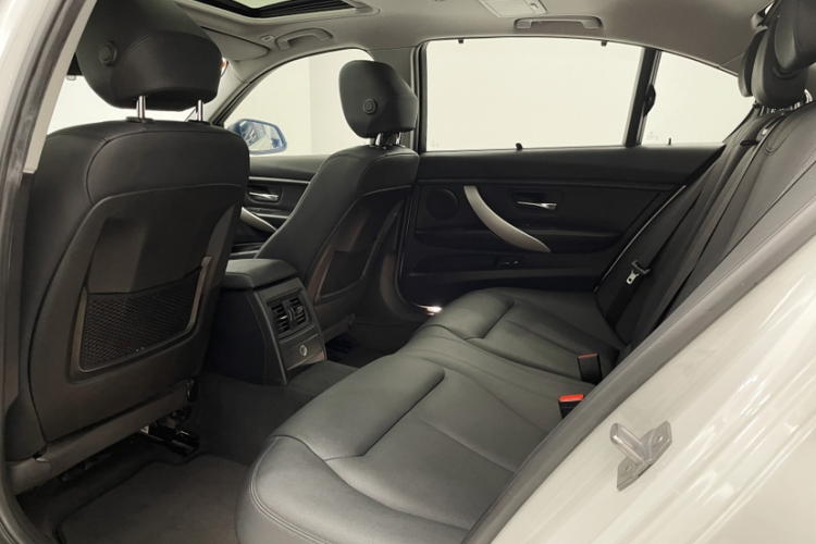BMW 3 Series 2015 #12 BMW 3 Series 2015 car image #12
