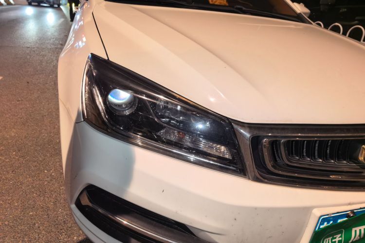 GEELY Emgrand 2019 car image #8