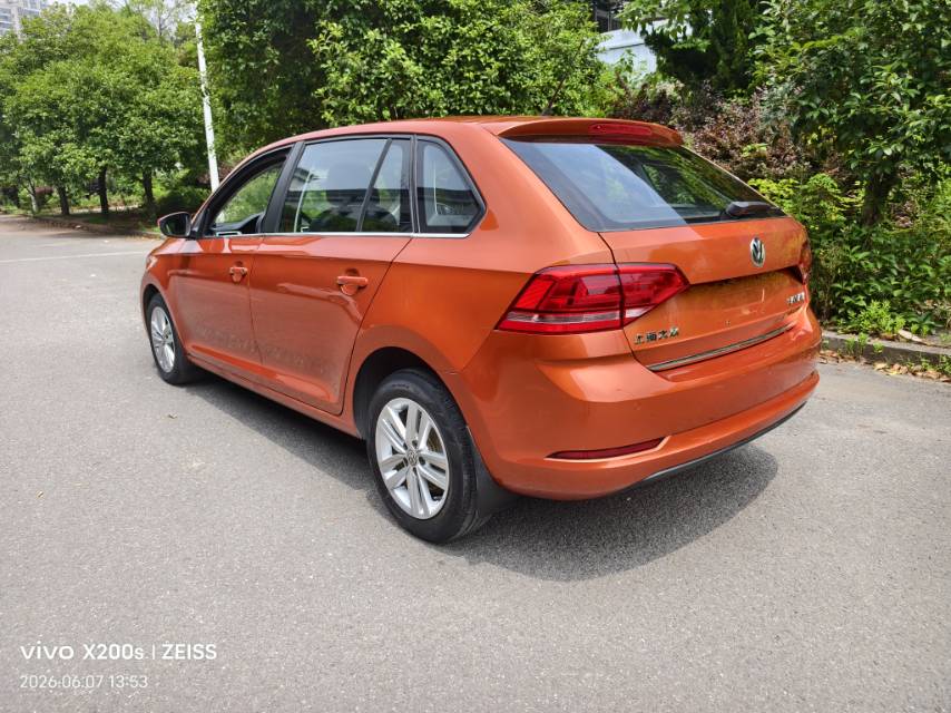 Volkswagen Santana 2015 car image #8