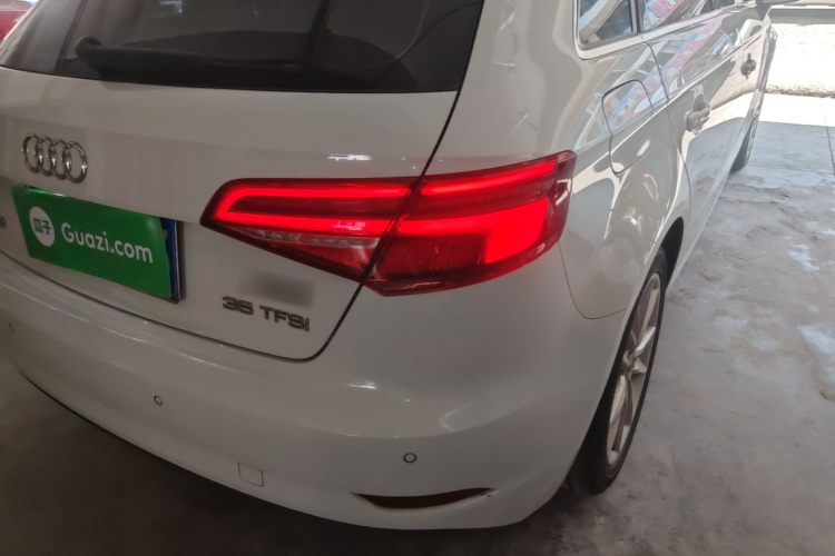 Audi A3 2018 car image #8