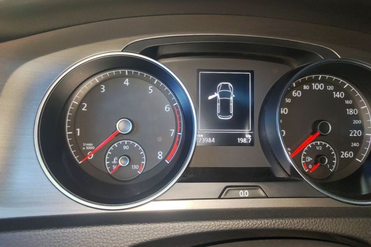 Volkswagen Golf 2016 car image #16
