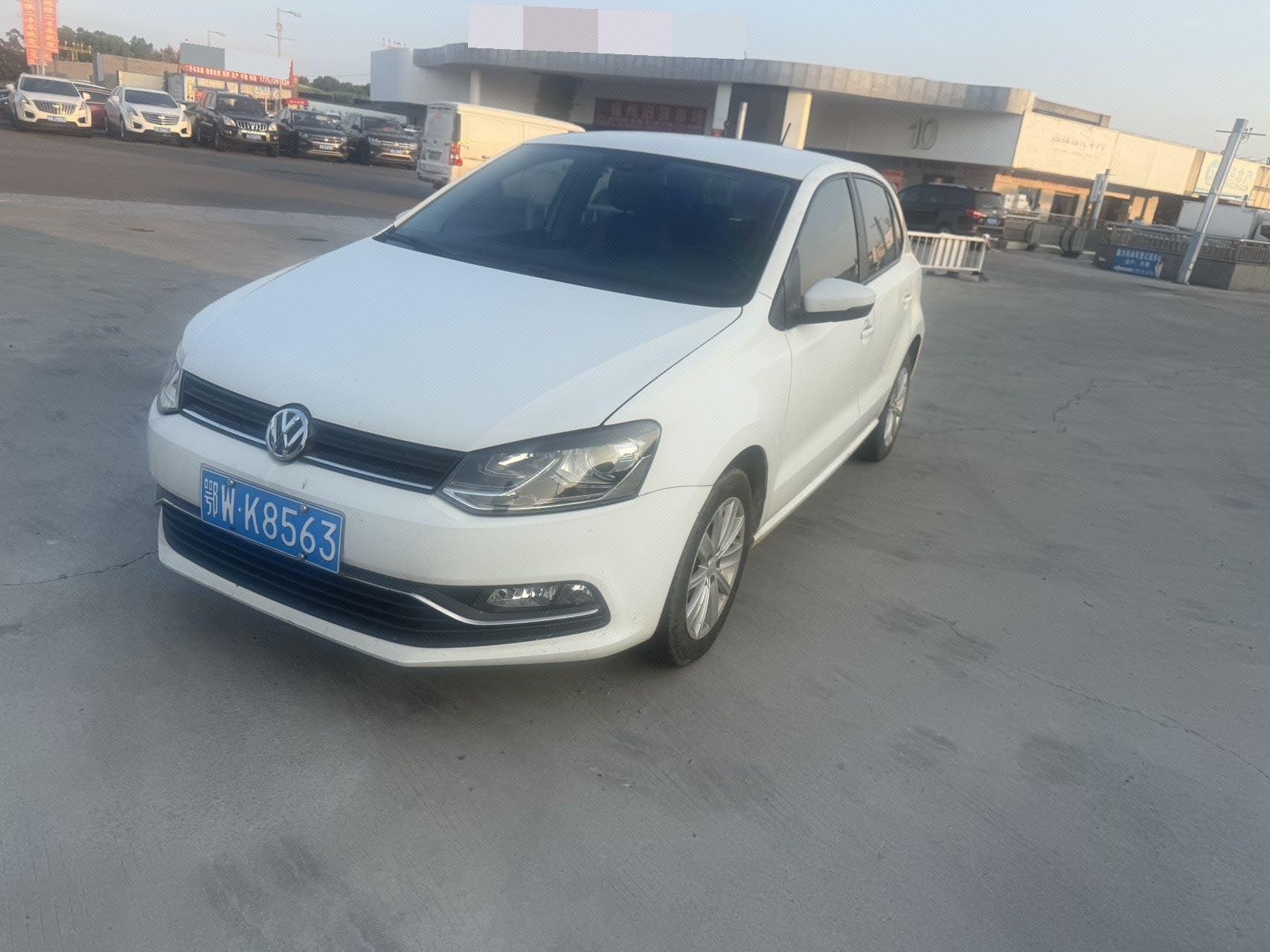 Volkswagen Polo 2015 car image 