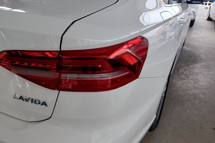 Volkswagen Lavida 2019 car image #8