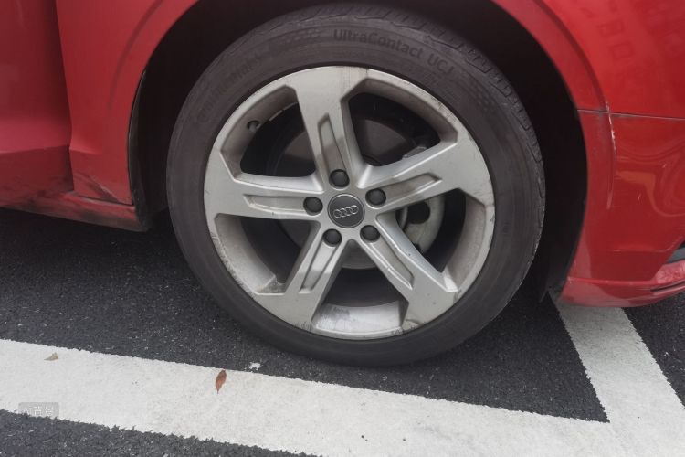 Audi A3 2019 car image #9
