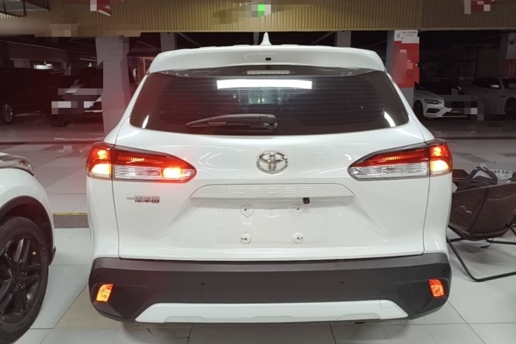 Toyota Corolla Cross 2022 #6 Toyota Corolla Cross 2022 car image #6