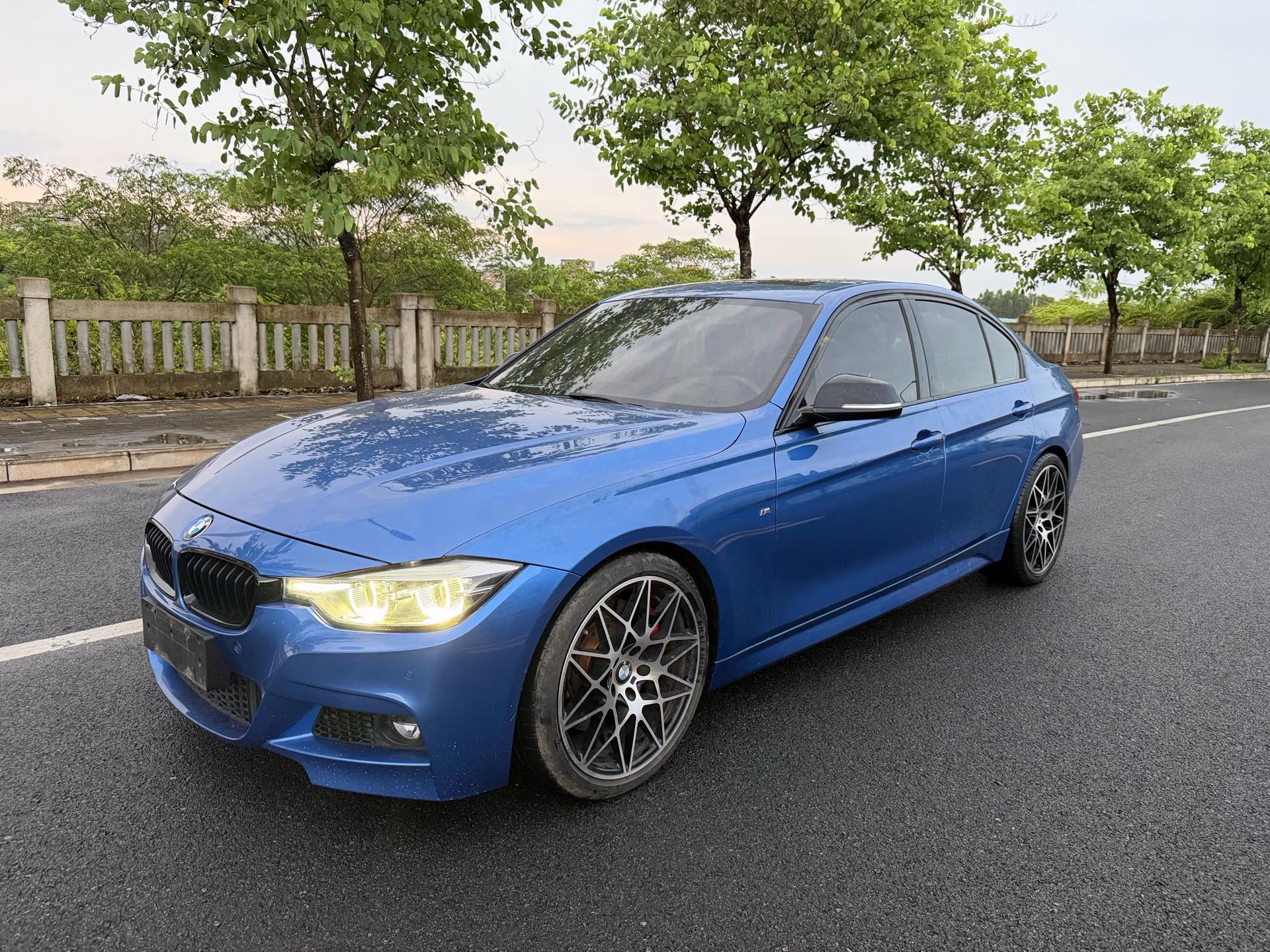 BMW 3 Series 2018 BMW 3 Series 2018 car image