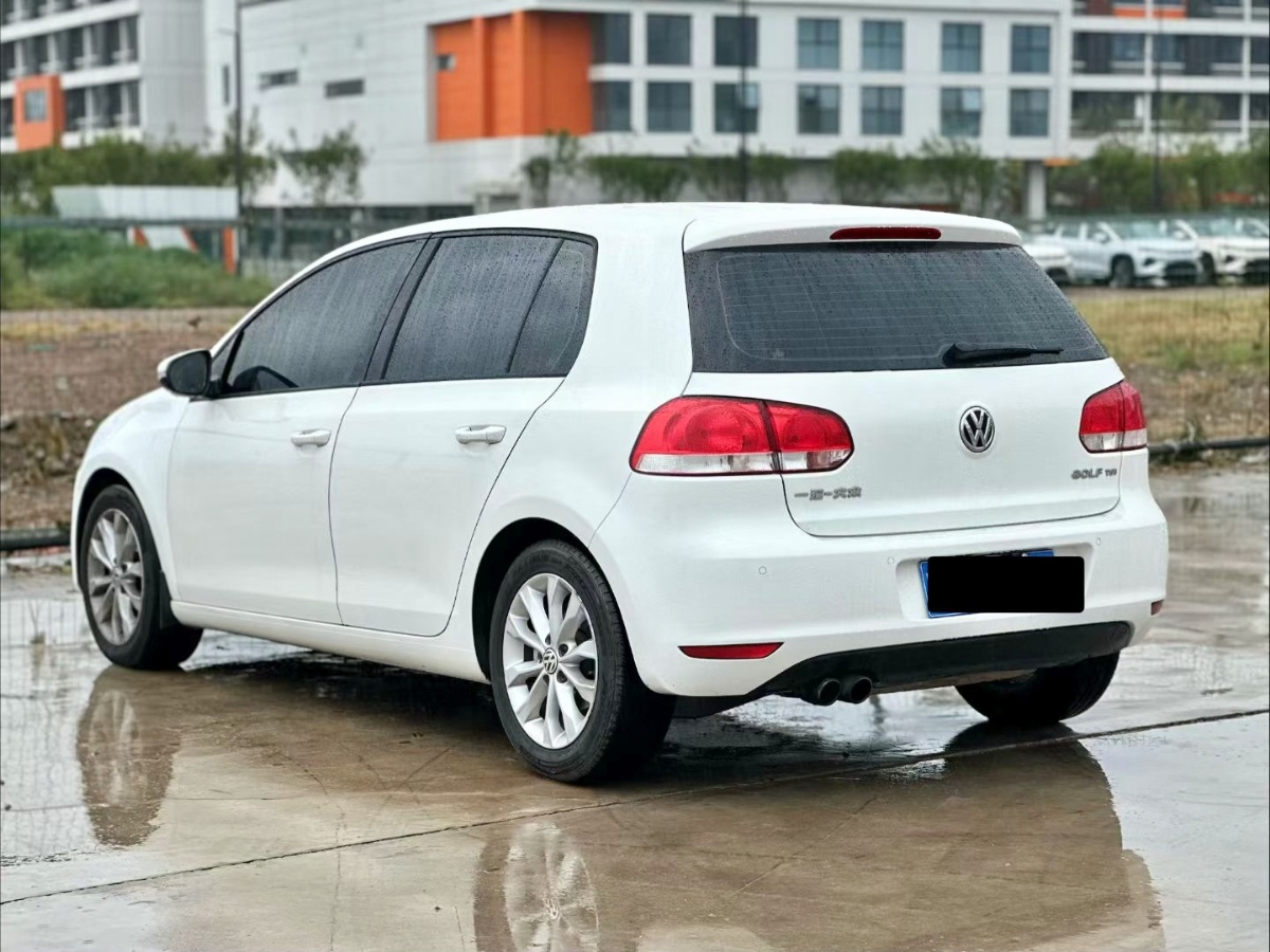 Volkswagen Golf 2014 car image #9