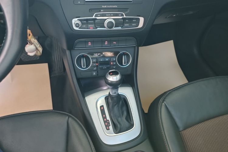 Audi Q3 2018 #18 Audi Q3 2018 car image #18