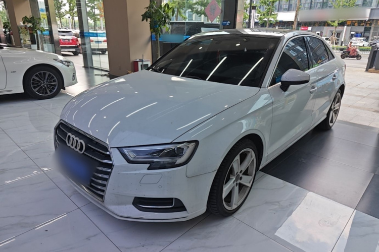 Audi A3 2018 car image #2