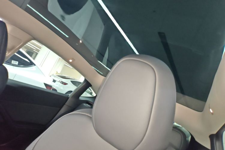 Tesla Model Y 2023 #18 Tesla Model Y 2023 car image #18