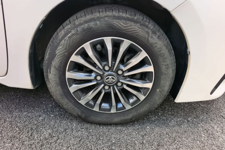 Toyota Corolla 2018 #9 Toyota Corolla 2018 car image #9