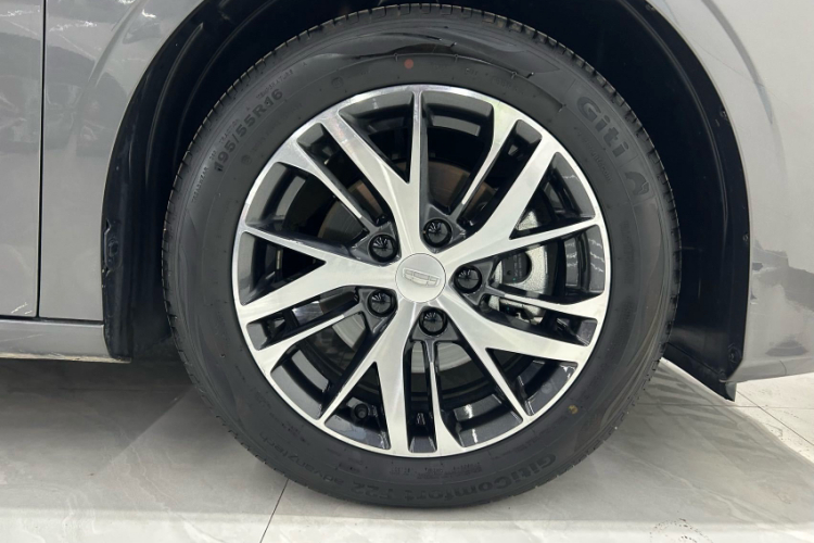 GEELY Emgrand 2025 #8 GEELY Emgrand 2025 car image #8
