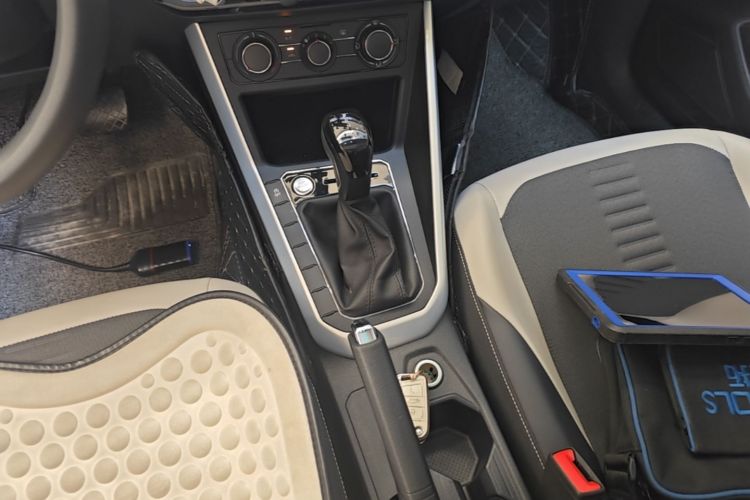 Volkswagen Polo 2021 car image #14