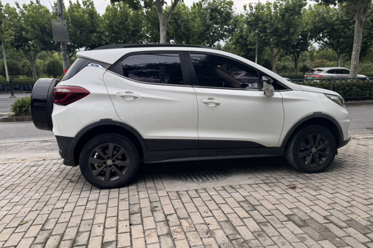 BYD Yuan New Energy 2019 car image #8