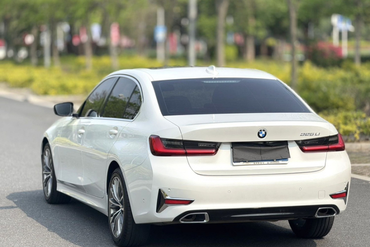BMW 3 Series 2019 #5 BMW 3 Series 2019 car image #5