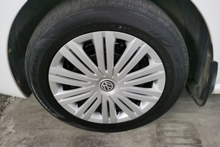 Volkswagen Polo 2017 car image #9