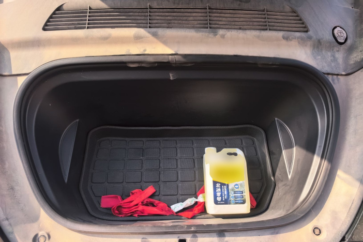 Tesla Model Y 2022 imagen de coche #22