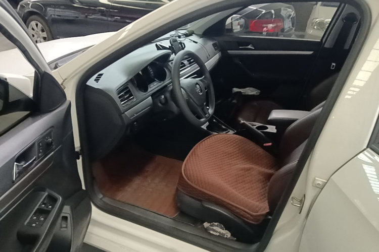 Volkswagen Lavida 2021 car image #16